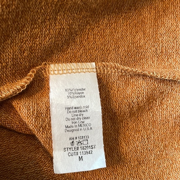 PINK CLOVER Annika Button Detail Knit Top - Picture 4 of 4